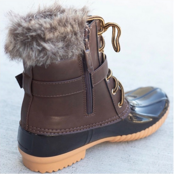 LAST | BESTSELLER | Faux Fur Duck Boots - Picture 3 of 4